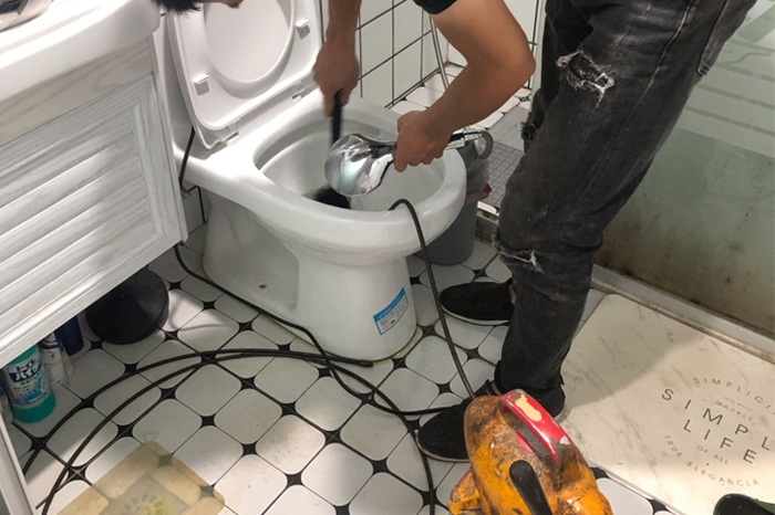 金波乡疏通下水道