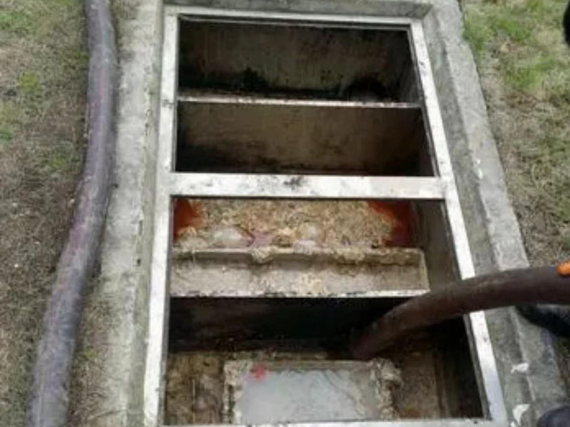 金波乡隔油池清理