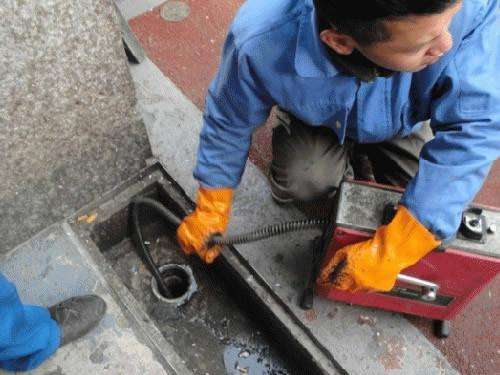 金波乡疏通下水道